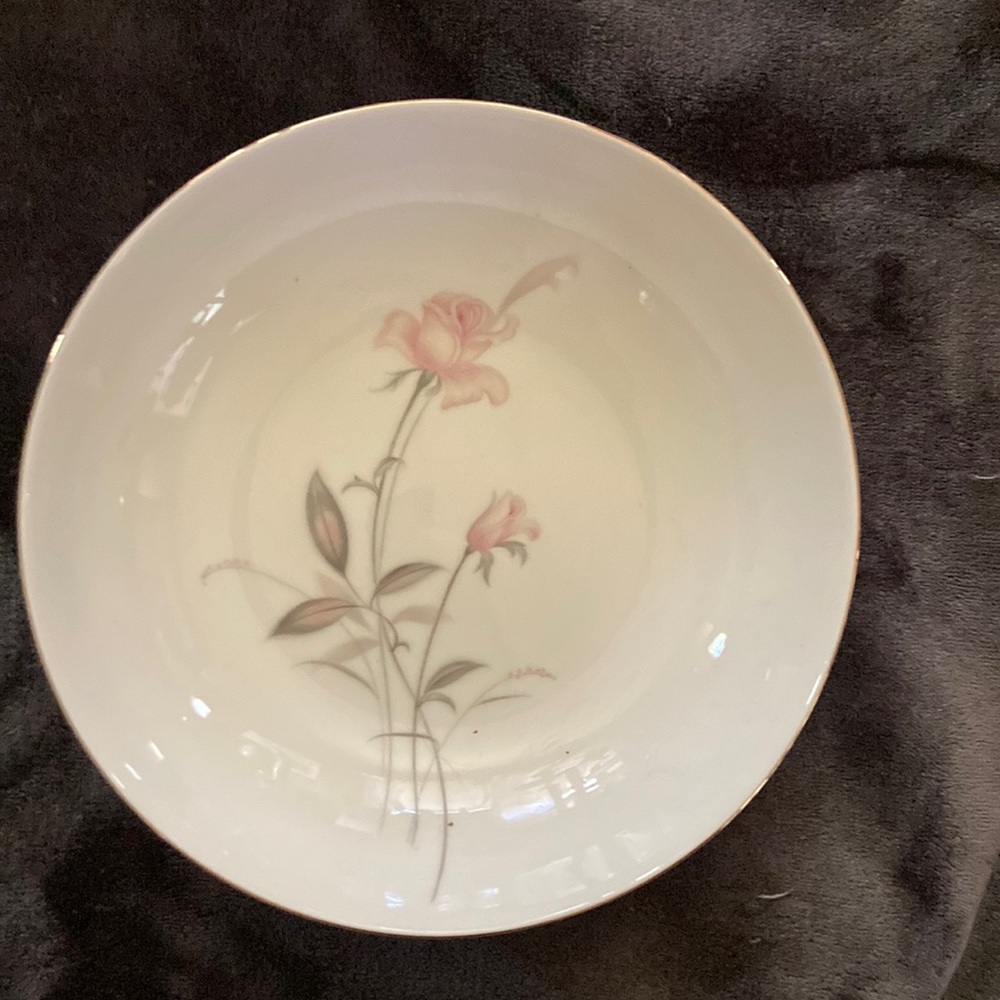 Wentworth Desire pattern 9 inch serving dish